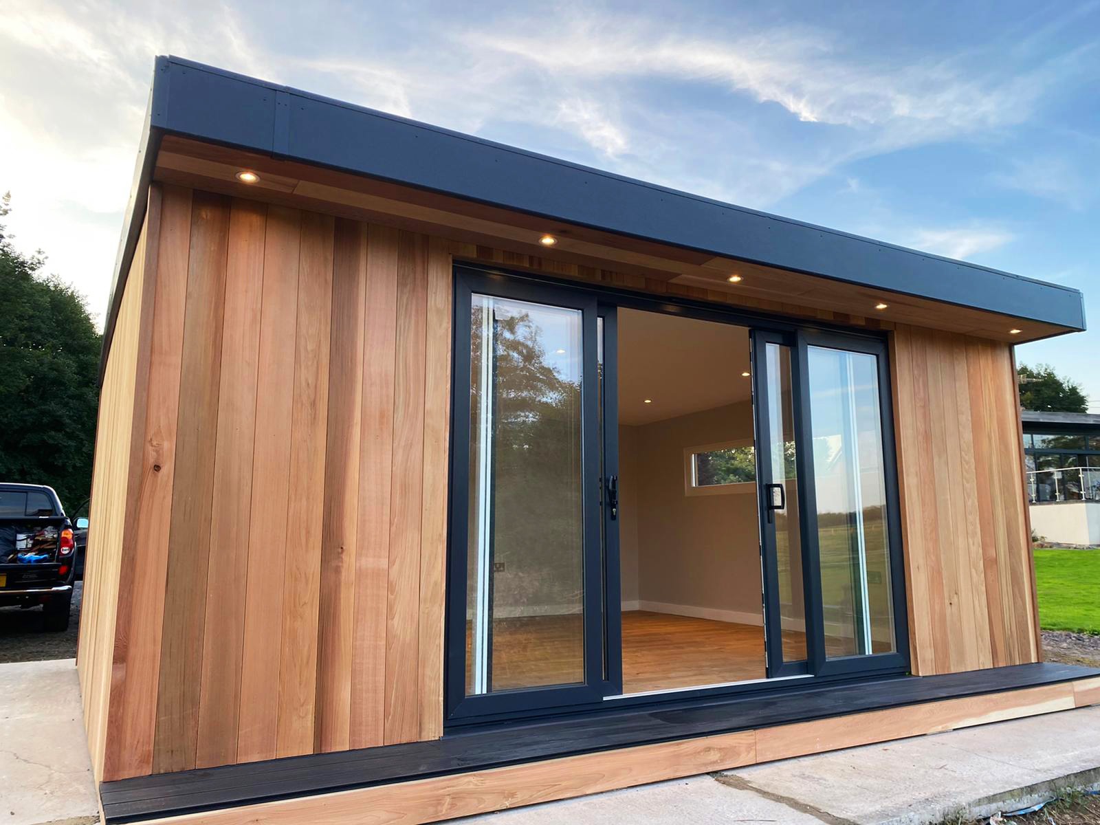 Shrewsbury garden pod with cedar cladding